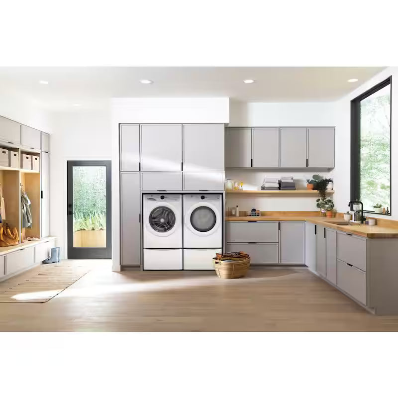 Front Load Washer in White S559