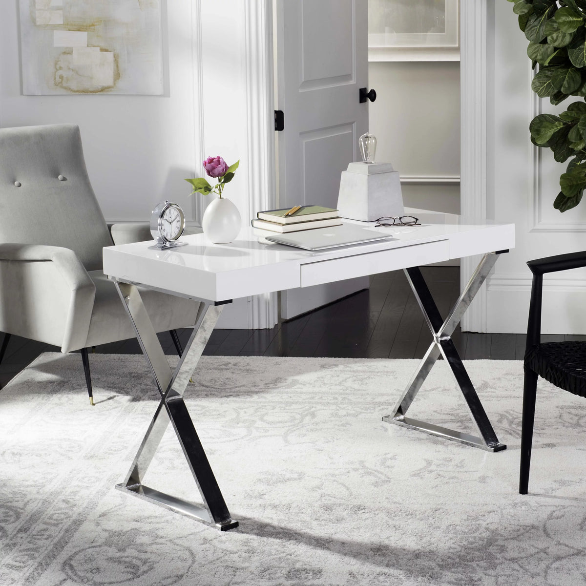 White Modern Desk with Pull-Out Drawer F843379