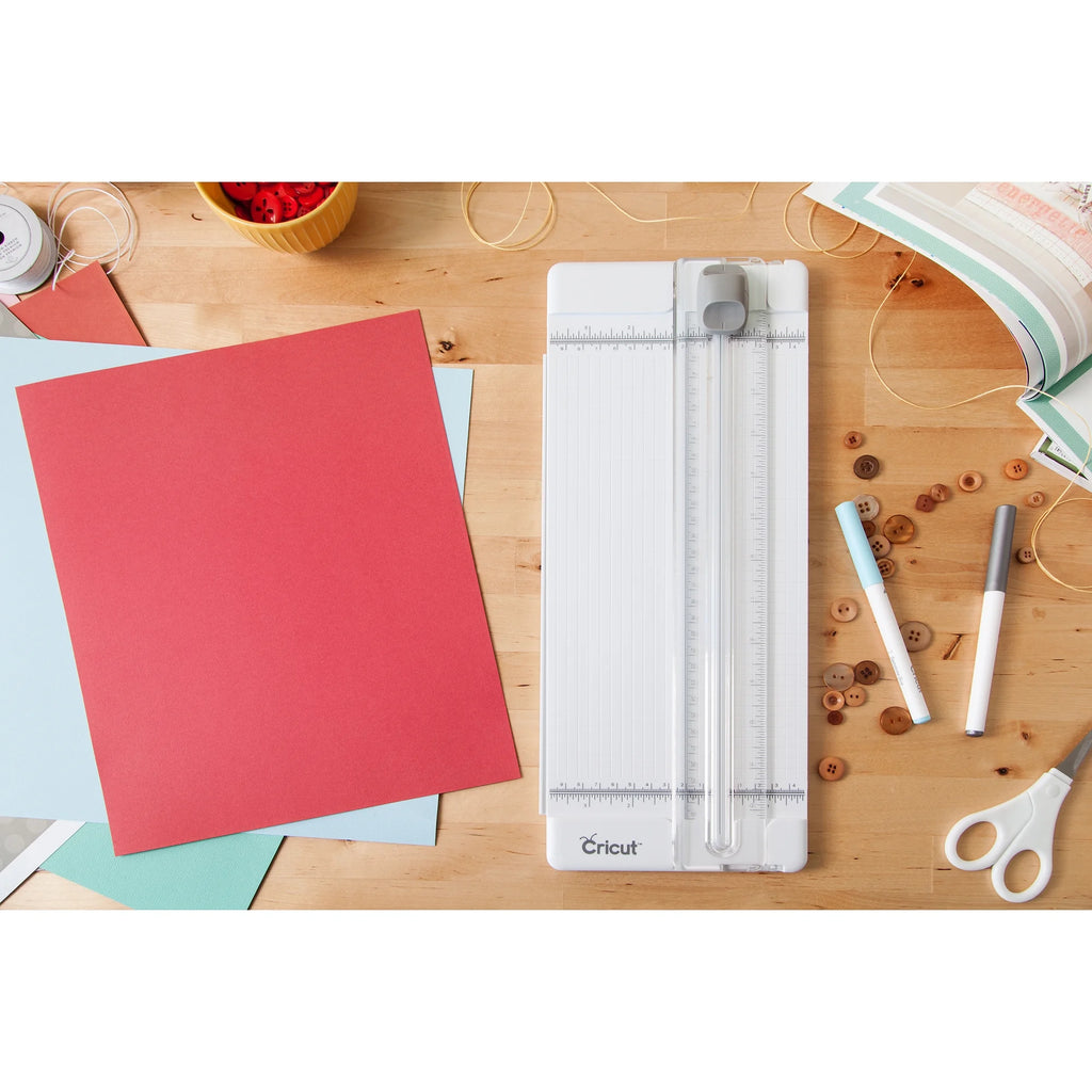 Boysenberry Cricut Explore Air 2 Essentials Bundle M43666