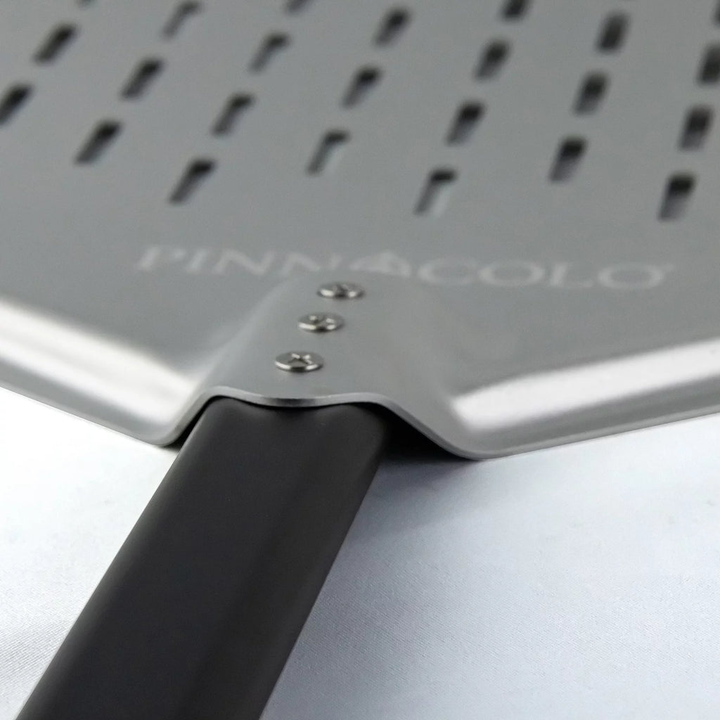12 Perforated Pizza Peel Q5279