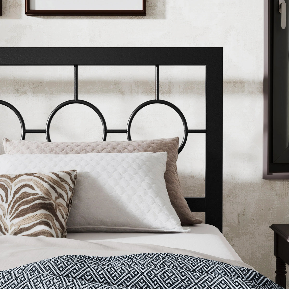 Black Queen Size Metal Platform Bed Frame with Headboard & Footboard T277