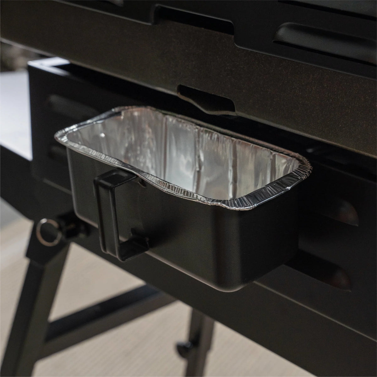 22 Propane Griddle with Stand and Adapter Hose D533