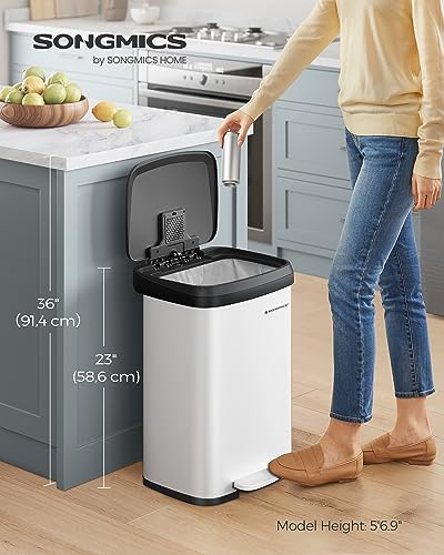 Stainless Steel Kitchen Trash Can with Step-on Pedal K2147