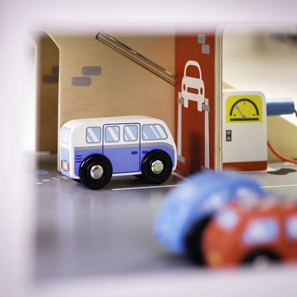 Park & Play Garage L92584