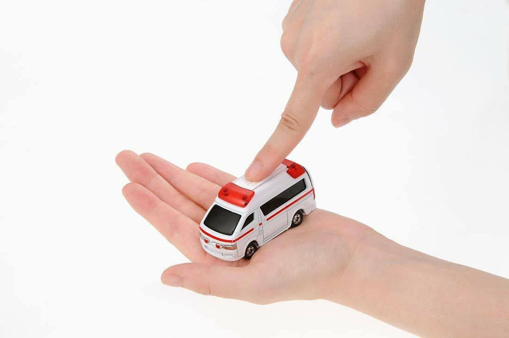 Tomica 4D 06 Toyota Himedic Ambulance K909975