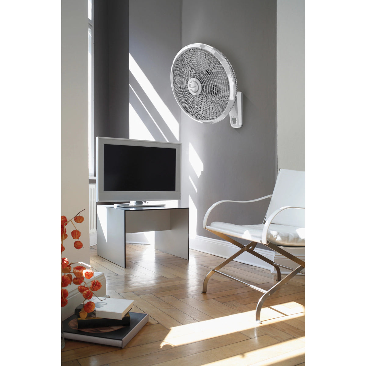 18 Oscillating Wall-Mount Fan with Remote Control D75296
