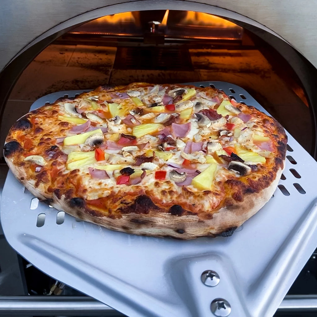 12 Perforated Pizza Peel Q5279