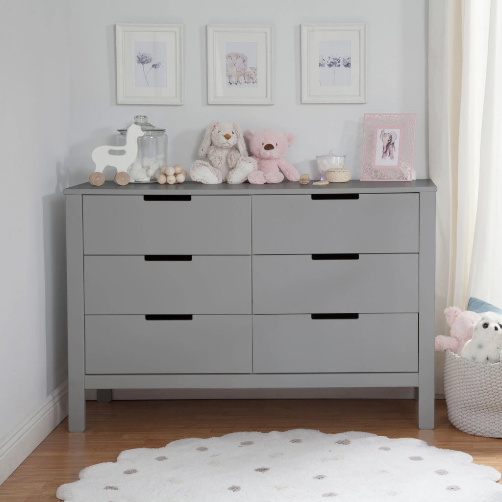 White 6-Drawer Dresser T7641