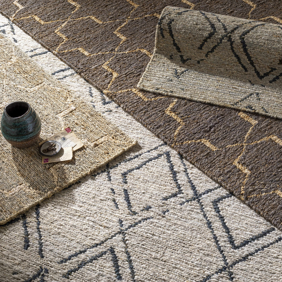 Black Gray 2' x 3' Jute Area Rug X240620